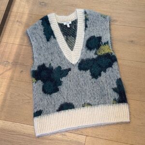 COS Women's Cream and Dark Green V-Neck Sweater